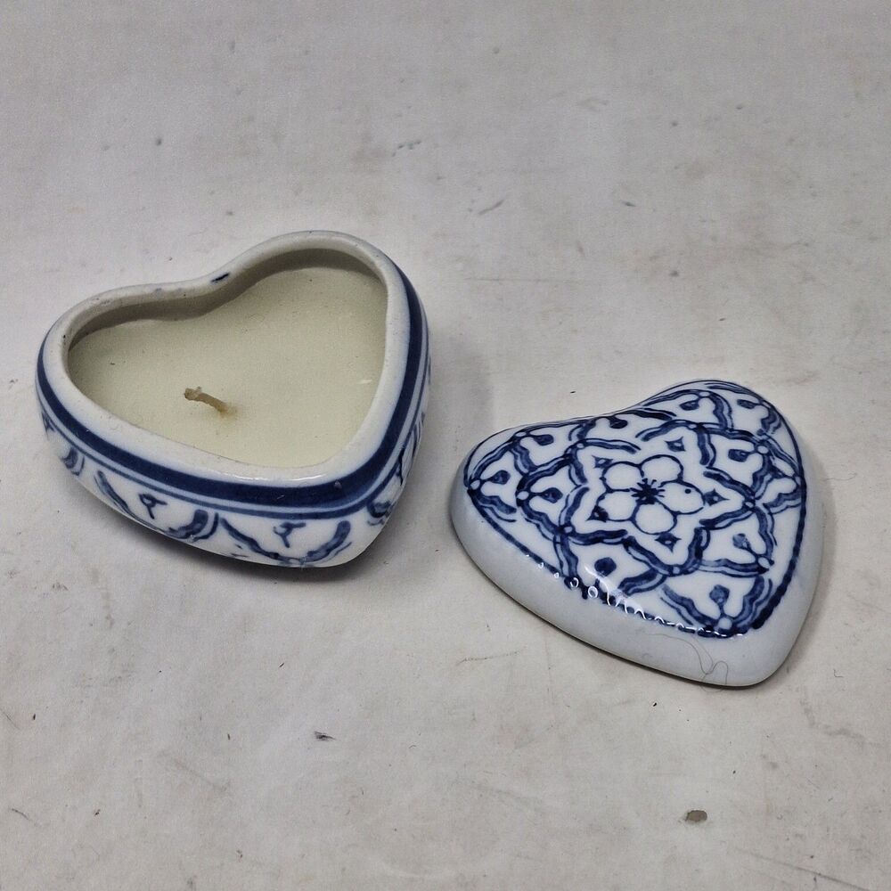 Vintage Blue White Heart Shaped Candle Trinket Box Porcelain Floral Pattern